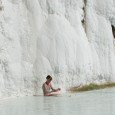 Pamukkale Pamukkale é um lugar interessante visualmente, de longe se vê uma montanha branca, como se fosse um topo congelado. São terraços brancos que foram formados por águas termas ricas em...<div class="addthis_toolbox addthis_default_style addthis_" addthis:url='http://errante.com.br/lugares/europa/pamukkale/' addthis:title='Pamukkale ' ><a class="addthis_button_preferred_1"></a><a class="addthis_button_preferred_2"></a><a class="addthis_button_preferred_3"></a><a class="addthis_button_preferred_4"></a><a class="addthis_button_compact"></a></div>