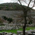 Efes Recomendada por uma amiga alemã, decidi visitar as ruínas de Efes. A cidade mais perto é Selçuk. Dormi uma noite aí e pude perceber que eles estão bem preparados para...<div class="addthis_toolbox addthis_default_style addthis_" addthis:url='http://errante.com.br/lugares/europa/efes/' addthis:title='Efes ' ><a class="addthis_button_preferred_1"></a><a class="addthis_button_preferred_2"></a><a class="addthis_button_preferred_3"></a><a class="addthis_button_preferred_4"></a><a class="addthis_button_compact"></a></div>