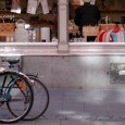 Estocolmo Chegamos em Estocolmo num domingo, dia tranqüilo. Domingos são iguais em todo lugar… Na chegada ao hotel caminhamos pelo centro, onde tem muitos cafés e mesas na rua. Todos estavam...<div class="addthis_toolbox addthis_default_style addthis_" addthis:url='http://errante.com.br/europa/estocolmo/' addthis:title='Estocolmo ' ><a class="addthis_button_preferred_1"></a><a class="addthis_button_preferred_2"></a><a class="addthis_button_preferred_3"></a><a class="addthis_button_preferred_4"></a><a class="addthis_button_compact"></a></div>