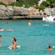 Mallorca Aproveitei a visita de minha mãe pela Espanha para conhecer Mallorca, fomos por somente quatro dias. Chegamos pela tarde e tomamos um pouco de sol no terraço do hotel. Depois...<div class="addthis_toolbox addthis_default_style addthis_" addthis:url='http://errante.com.br/lugares/europa/espanha/mallorca/' addthis:title='Mallorca ' ><a class="addthis_button_preferred_1"></a><a class="addthis_button_preferred_2"></a><a class="addthis_button_preferred_3"></a><a class="addthis_button_preferred_4"></a><a class="addthis_button_compact"></a></div>
