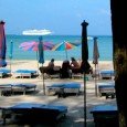 Patong, em Phuket foi nosso lugar escolhido para descansar os últimos dias da viagem. Nada como um lugar turístico com uma boa infraestrutura para veraneio. Aqui teríamos tudo que queríamos:...<div class="addthis_toolbox addthis_default_style addthis_" addthis:url='http://errante.com.br/lugares/asia/phuket/' addthis:title='Phuket ' ><a class="addthis_button_preferred_1"></a><a class="addthis_button_preferred_2"></a><a class="addthis_button_preferred_3"></a><a class="addthis_button_preferred_4"></a><a class="addthis_button_compact"></a></div>